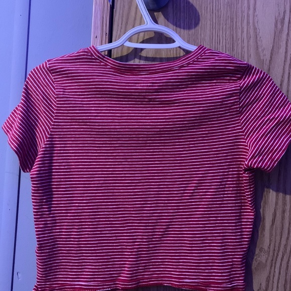 Red stripped hollister graphic tee size xs - Picture 2 of 3